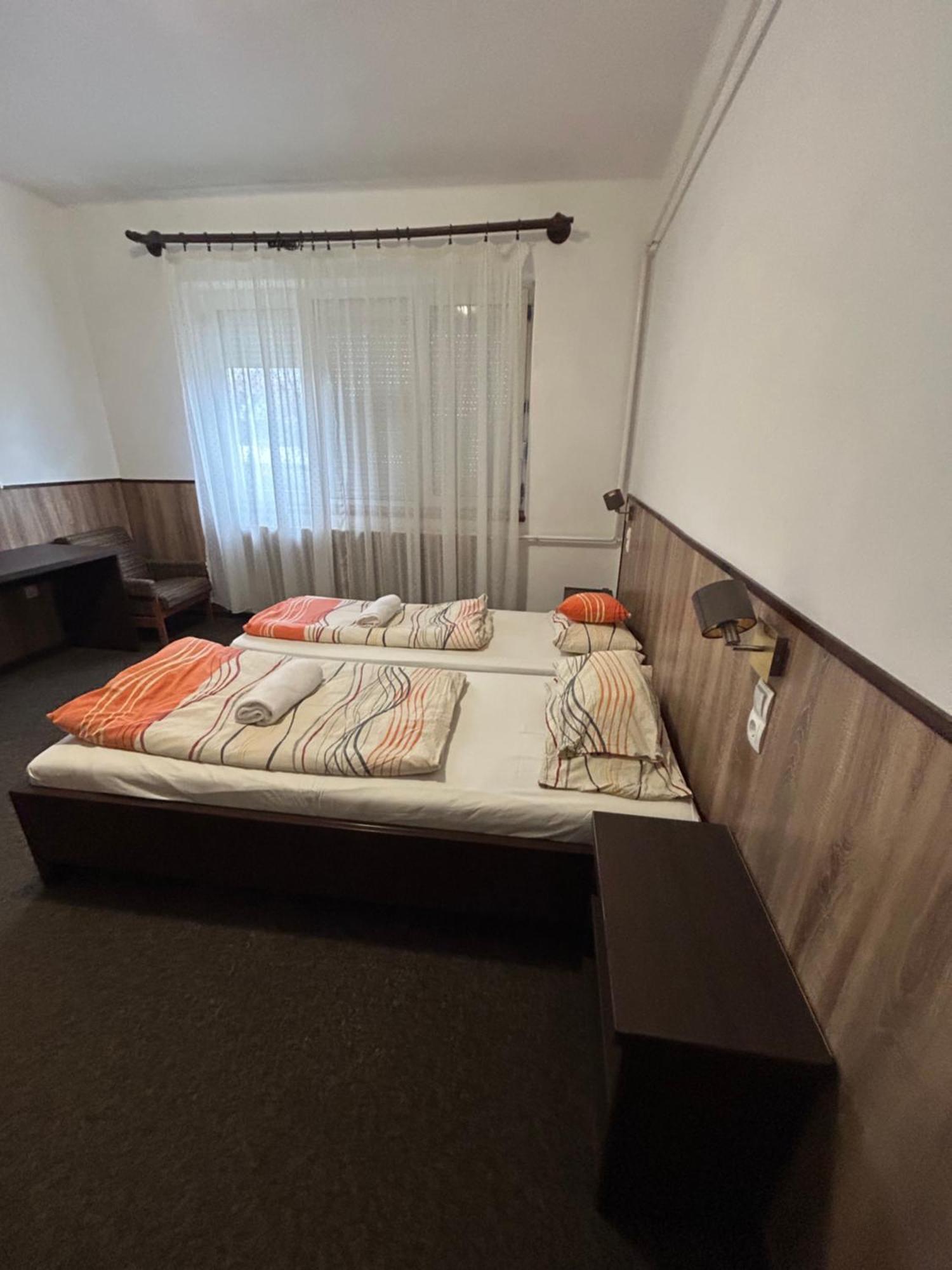 Rozsakert Panzio Hotel Nyíregyháza Екстериор снимка