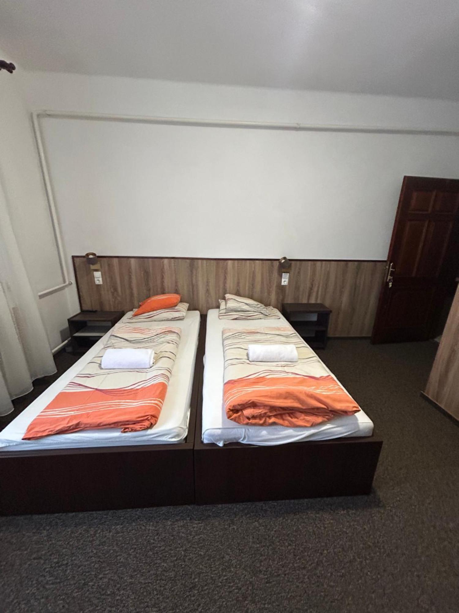 Rozsakert Panzio Hotel Nyíregyháza Екстериор снимка