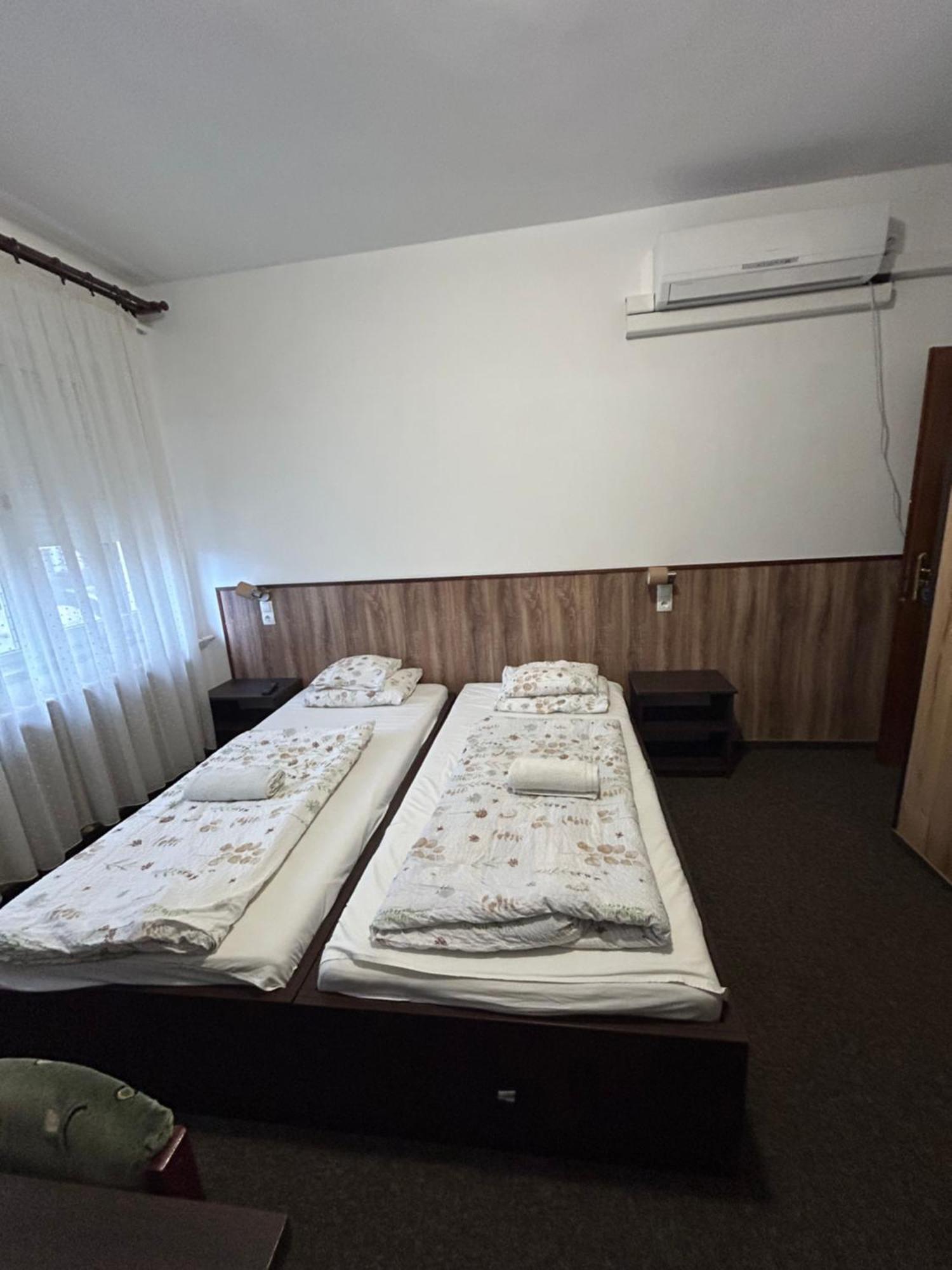 Rozsakert Panzio Hotel Nyíregyháza Екстериор снимка