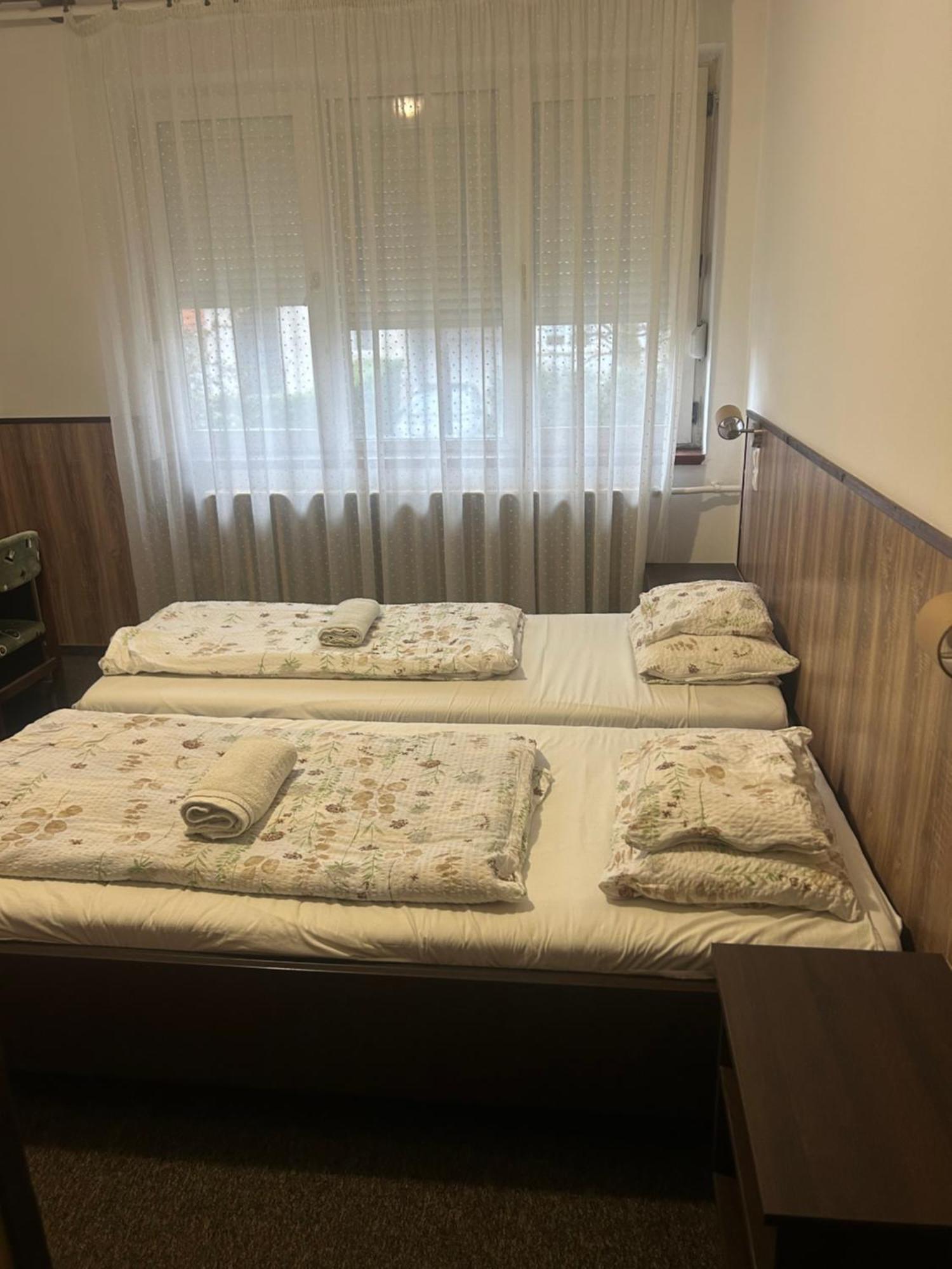 Rozsakert Panzio Hotel Nyíregyháza Екстериор снимка