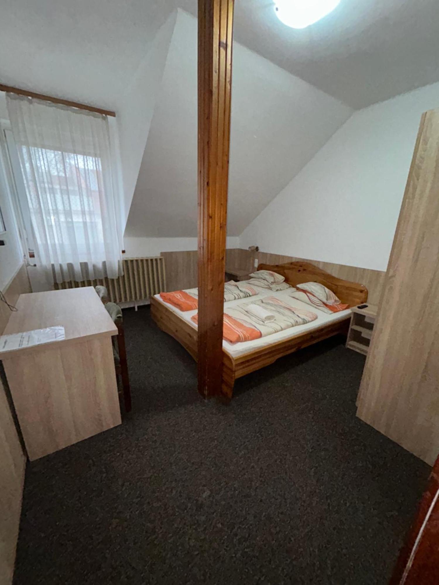 Rozsakert Panzio Hotel Nyíregyháza Екстериор снимка