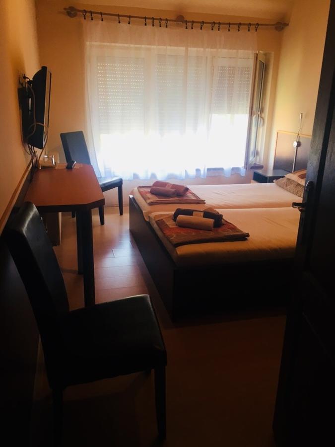 Rozsakert Panzio Hotel Nyíregyháza Екстериор снимка